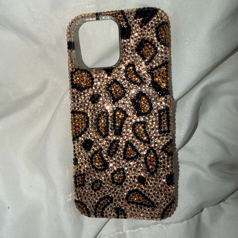 iPhone 15 Pro Max Rhinestone leopard case - Picture 4 of 4